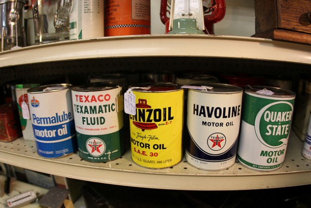 Oil cans at Antique Shop