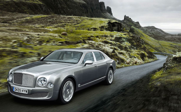 Comfortable-Driving-with-2016-Bentley-Mulsanne-in-Glossy-Grey-Exterior
