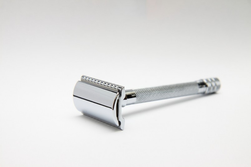 old fashioned metal razor