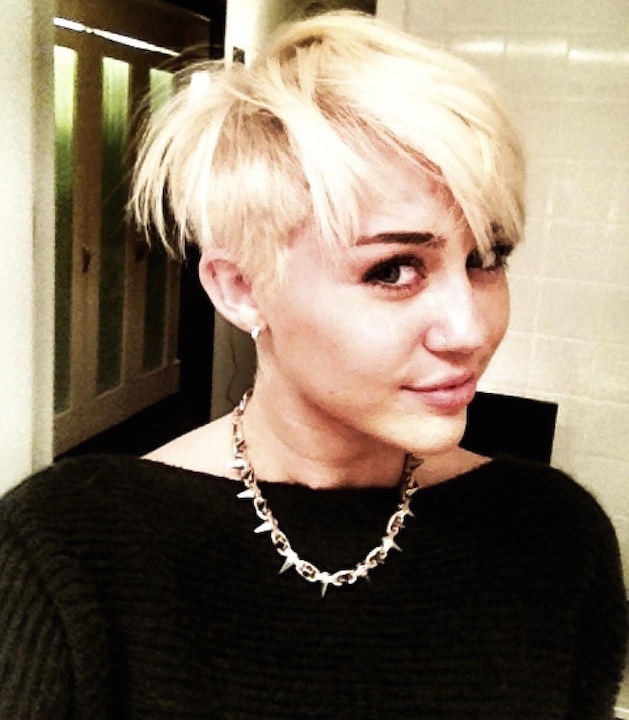 Miley Cyrus short blonde haircut