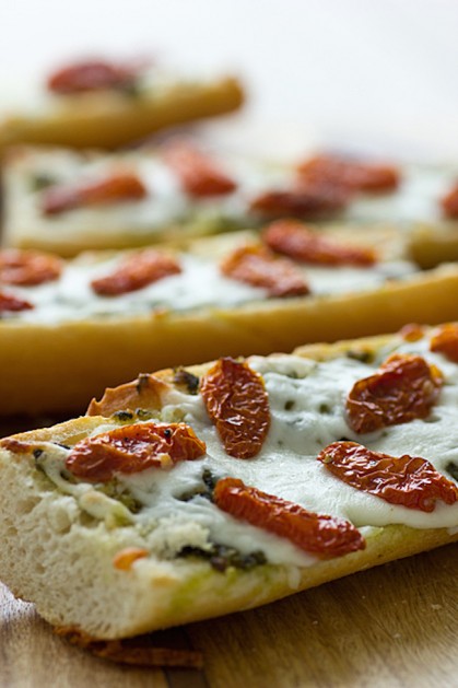 french_bread_pizza_with_pesto_and_sun_dried_tomatoes