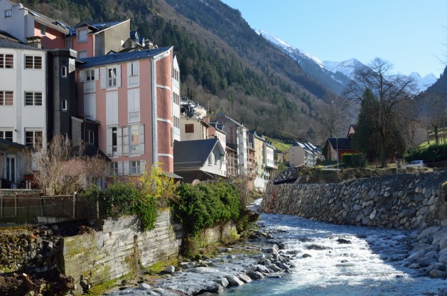 Cauterets is well known for its copious thermal springs. There are many small shops, hotels and comfy restaurants in the mountain town Cauterets on the steep slopes of Hautes-Pyrenees